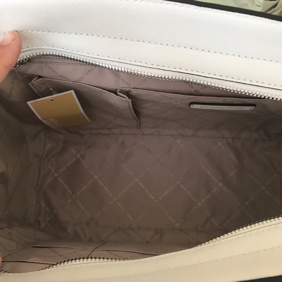 Michael Kors Large Selma Satchel wallet Set - Picture 6 of 8